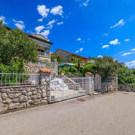 Apartment In 51279 Dramalj