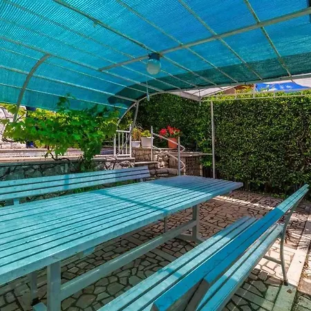 Διαμέρισμα In 51279 *