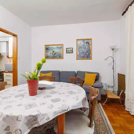 Apartman In 51279 Dramalj